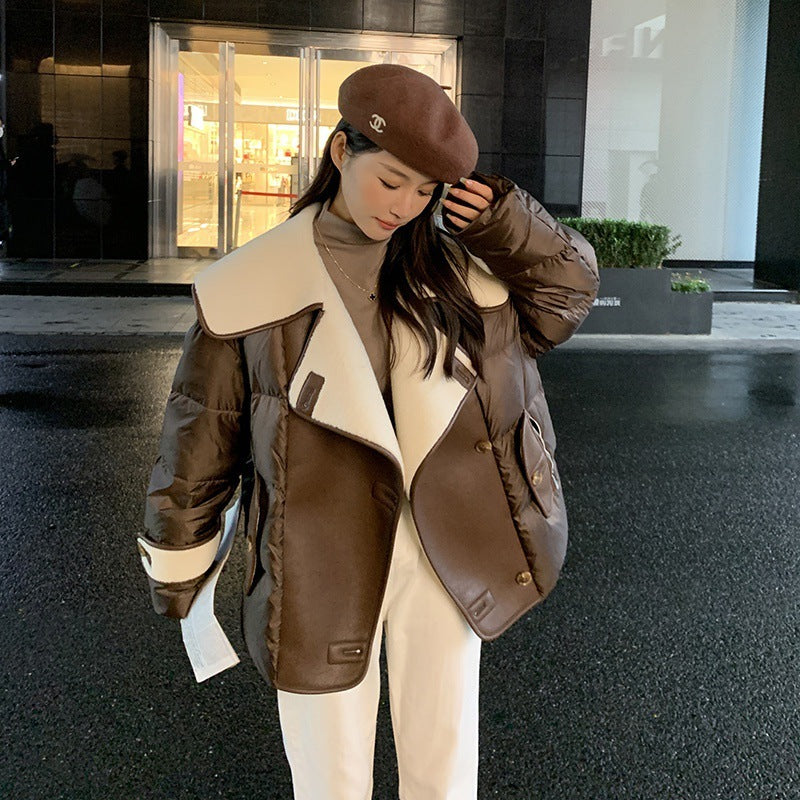 Doudoune à gros revers et coutures intégrées en fourrure