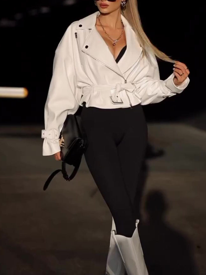 Veste courte en cuir de couleur unie