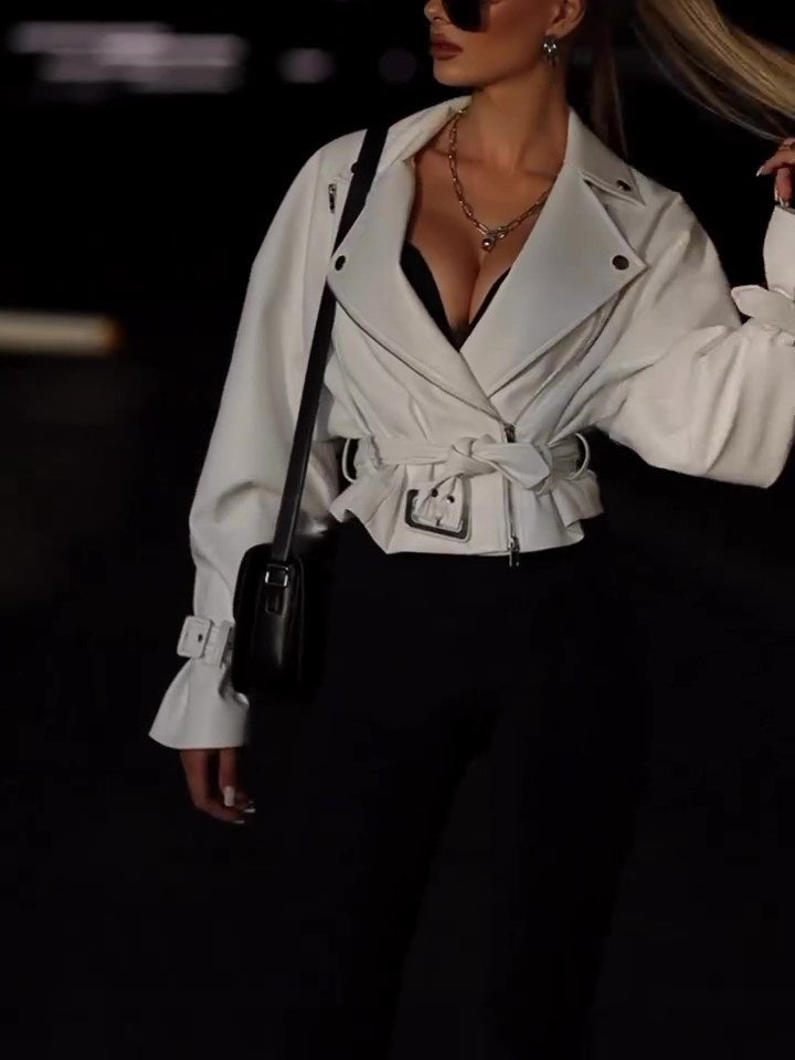 Veste courte en cuir de couleur unie