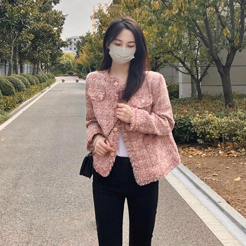 Manteau court pour femme au design tendance