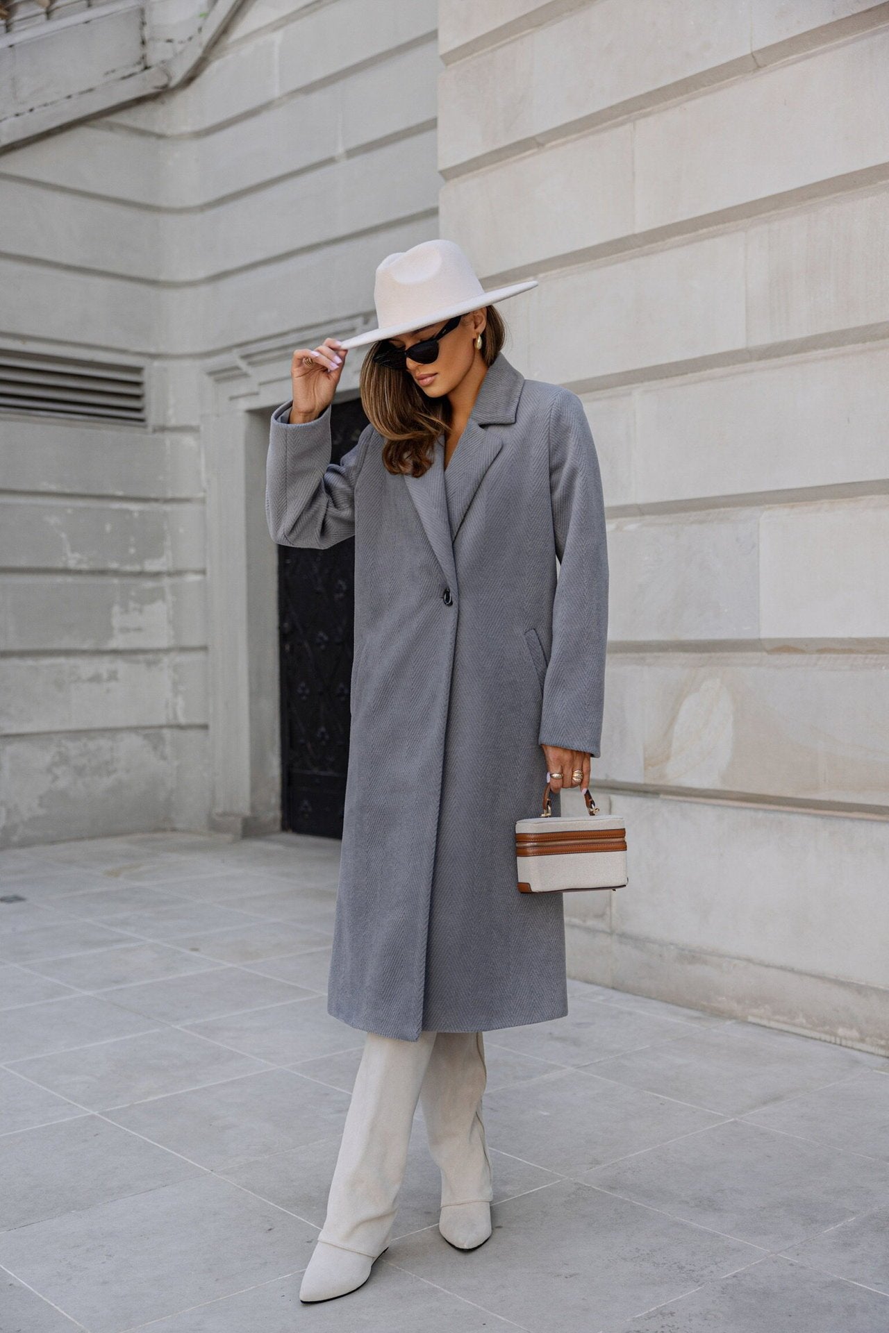 Manteau mi-long en laine simple et uni à manches longues