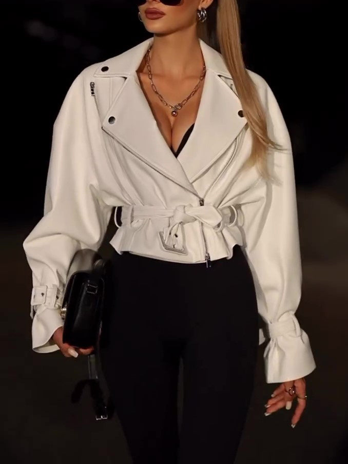 Veste courte en cuir de couleur unie